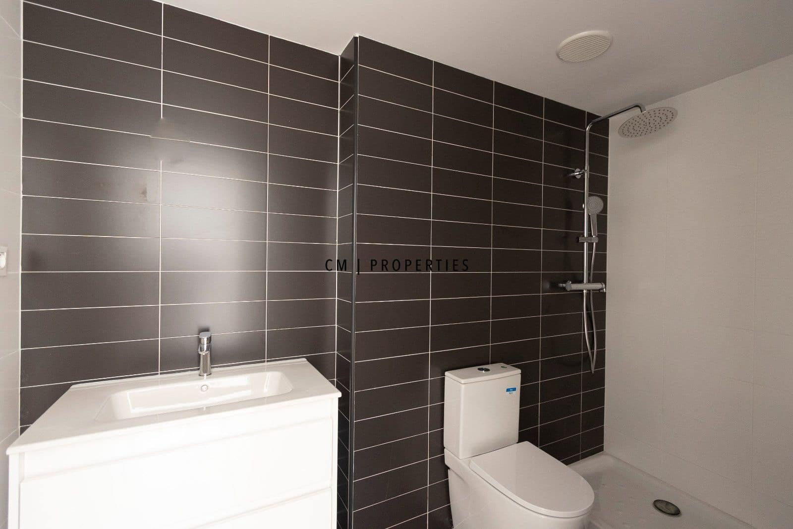 2 bedroom Flat for sale in Petres - € 190,000 (Ref: 9956532)