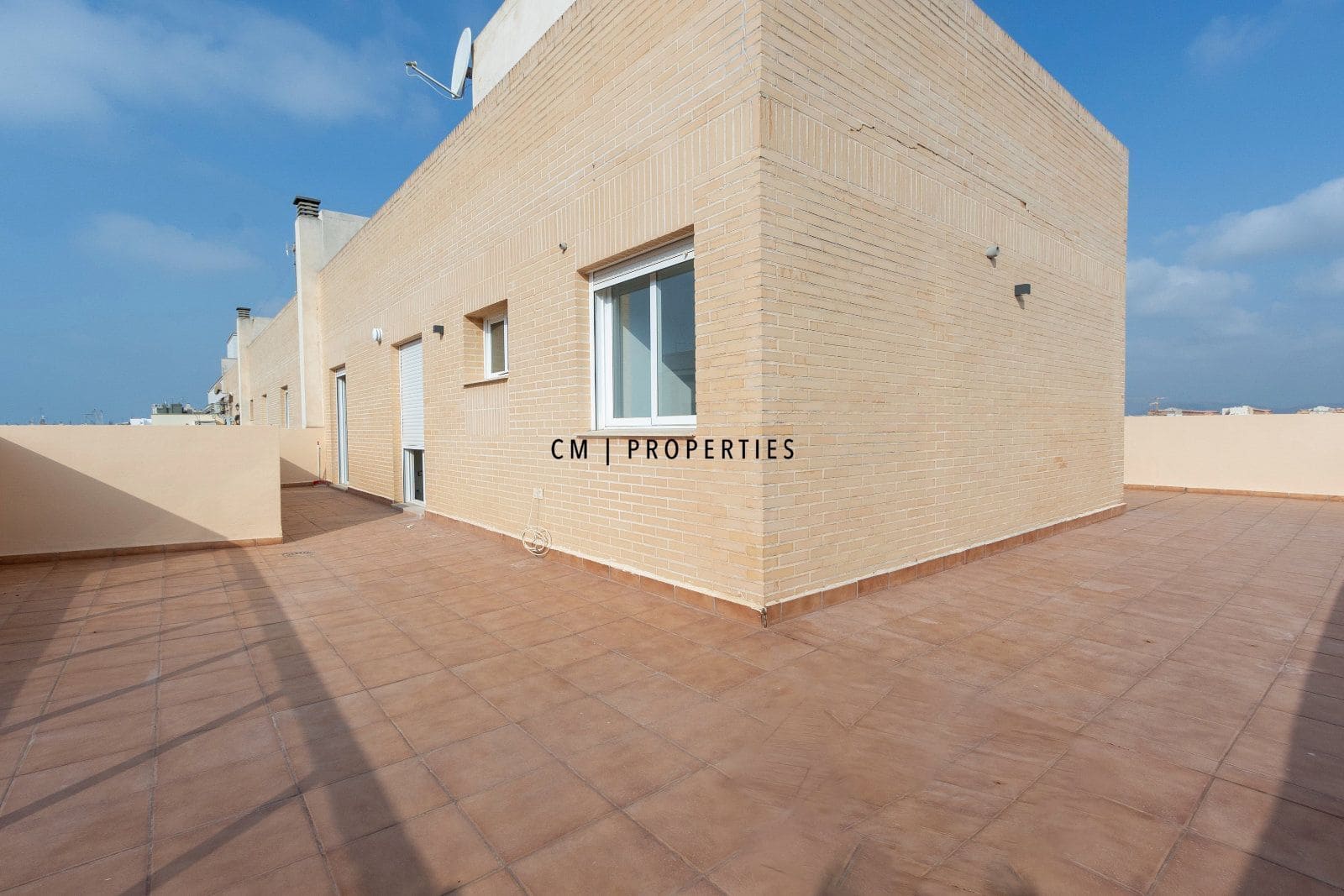 3 bedroom Penthouse for rent in Sagunto / Sagunt - € 1,500 (Ref: 9961163)