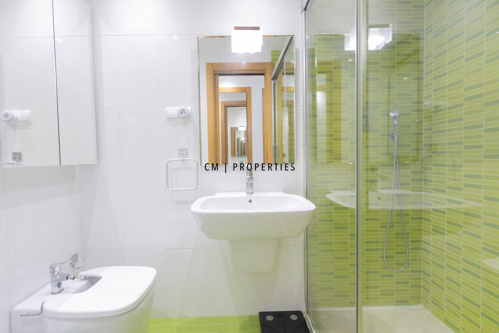 Appartement de 2 chambres à louer à Valence ville avec garage - 1 500 € (Ref: 9961520)