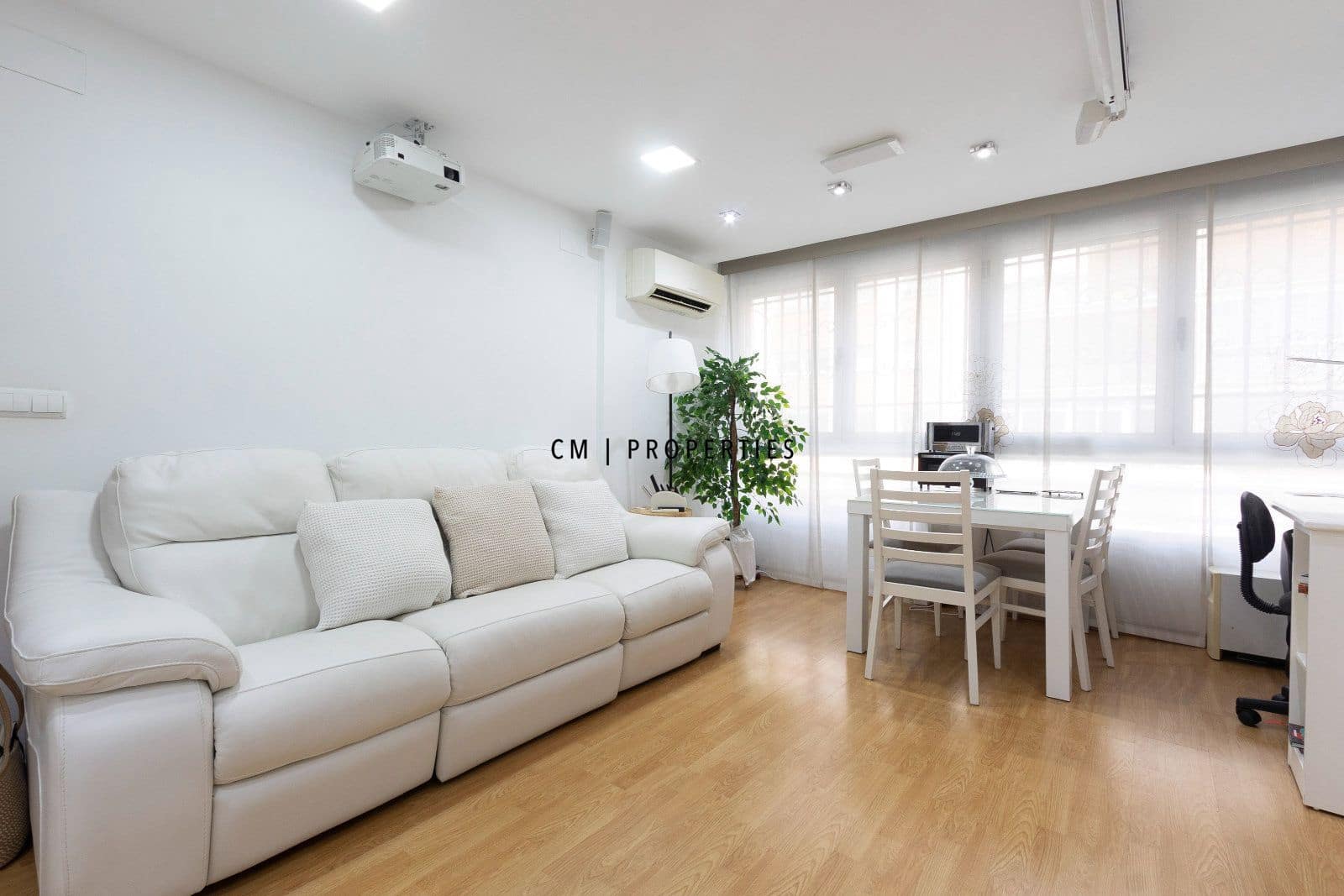 Appartement de 2 chambres à louer à Valence ville avec garage - 1 500 € (Ref: 9961520)