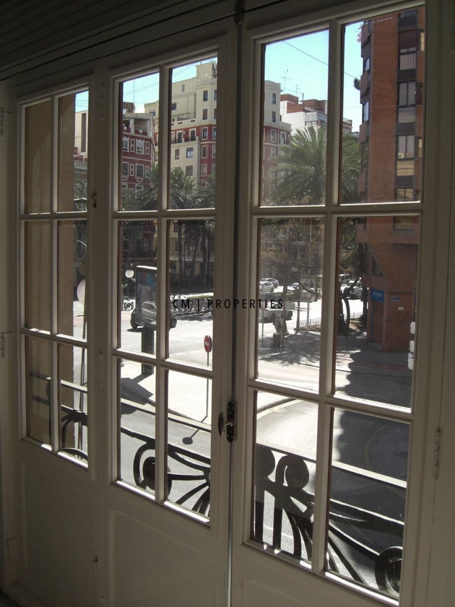 3 sovrum Lägenhet att hyra i Valencia stad - 1 600 € (Ref: 9964424)