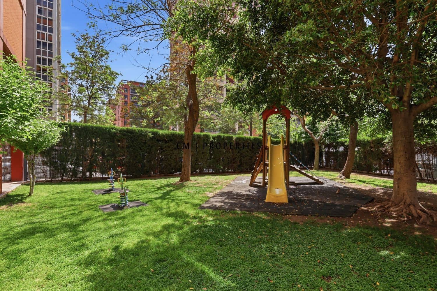 4 Zimmer Wohnung zu verkaufen in Valencia Stadt mit Pool Garage - 1.190.000 € (Ref: 9965524)