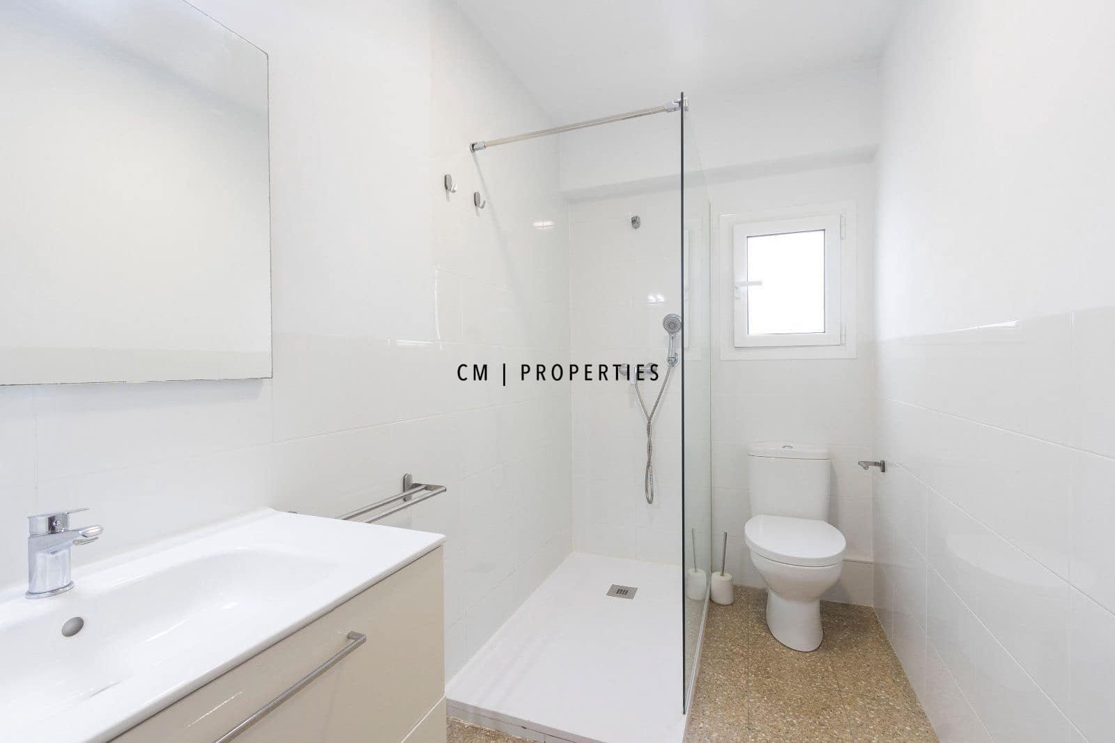 3 soveværelse Lejlighed til leje i Valencia by - € 1.400 (Ref: 9965679)