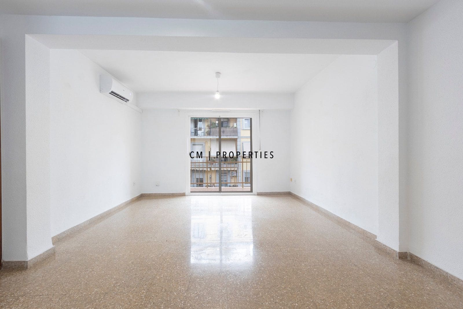 3 soveværelse Lejlighed til leje i Valencia by - € 1.400 (Ref: 9965679)