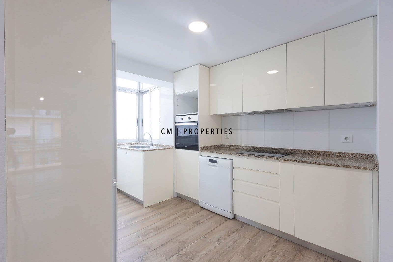 3 soveværelse Lejlighed til leje i Valencia by - € 1.400 (Ref: 9965679)