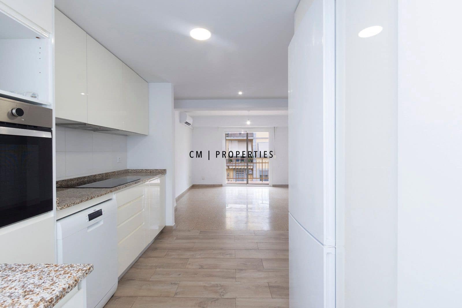 3 soveværelse Lejlighed til leje i Valencia by - € 1.400 (Ref: 9965679)