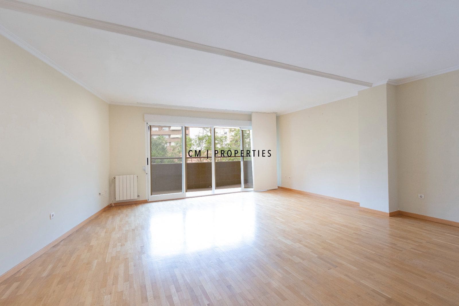 3 bedroom Flat for rent in Valencia city with garage - € 2,300 (Ref: 9970859)