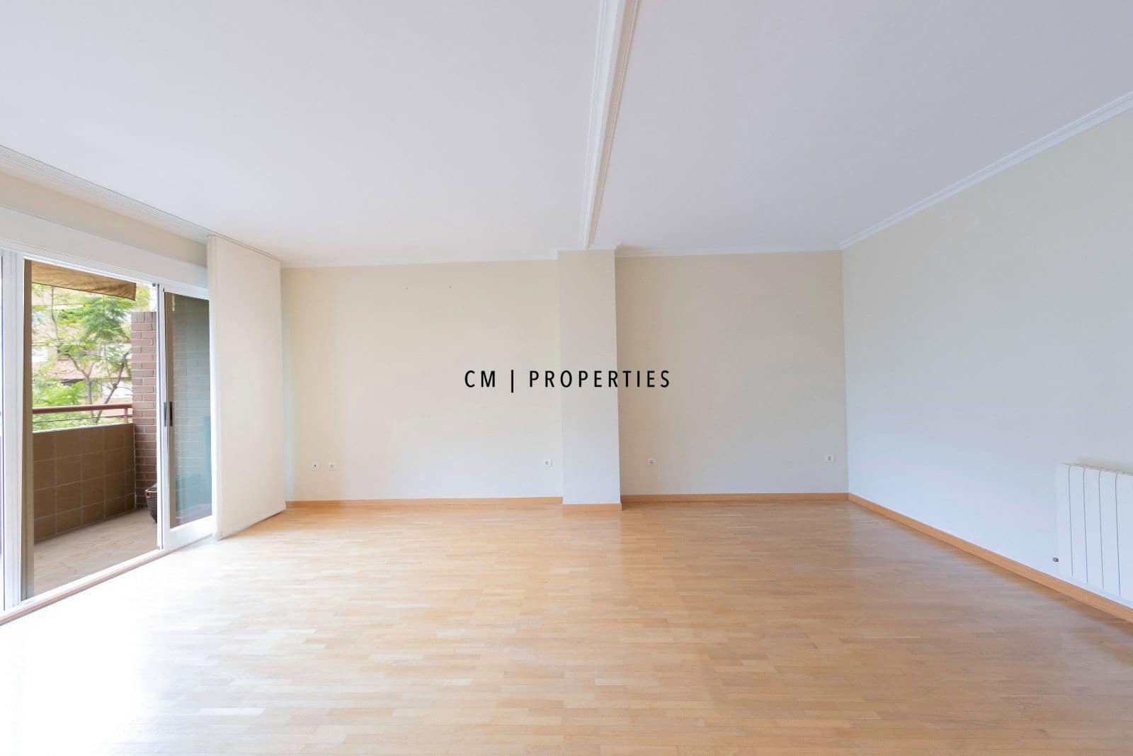 3 bedroom Flat for rent in Valencia city with garage - € 2,300 (Ref: 9970859)