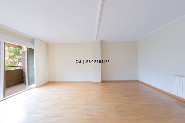 3 sovrum Lägenhet att hyra i El Pla del Real, Valencia stad med garage - 2 300 € (Ref: 9970859)