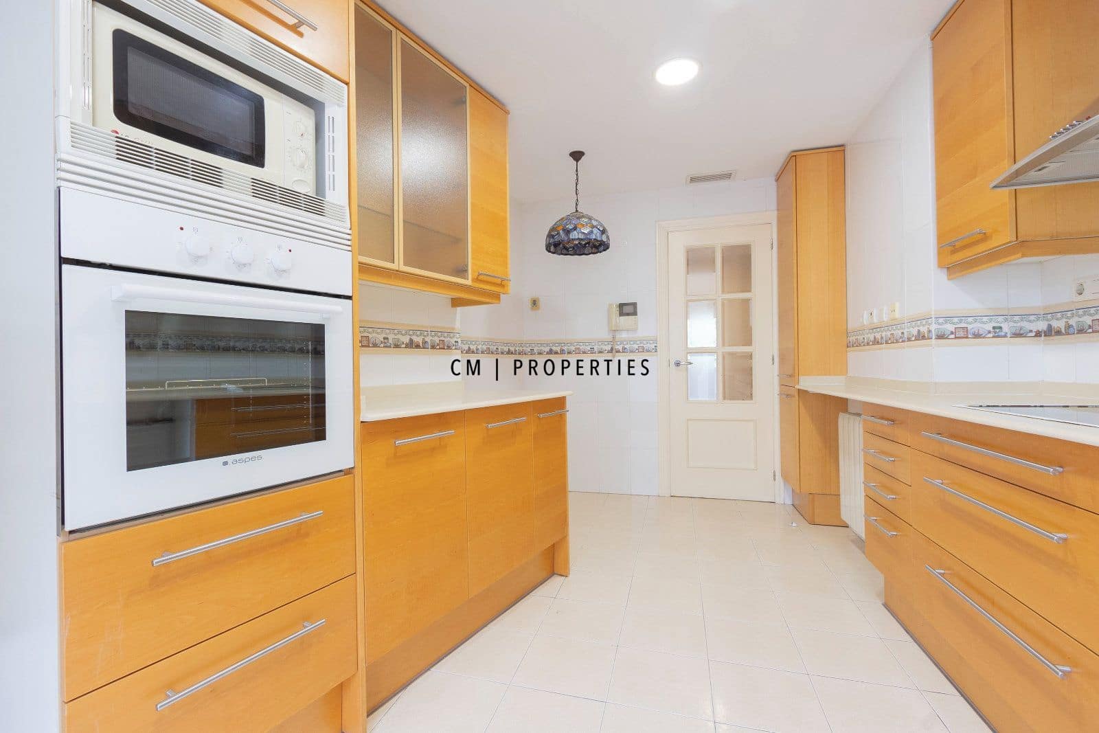 3 bedroom Flat for rent in Valencia city with garage - € 2,300 (Ref: 9970859)