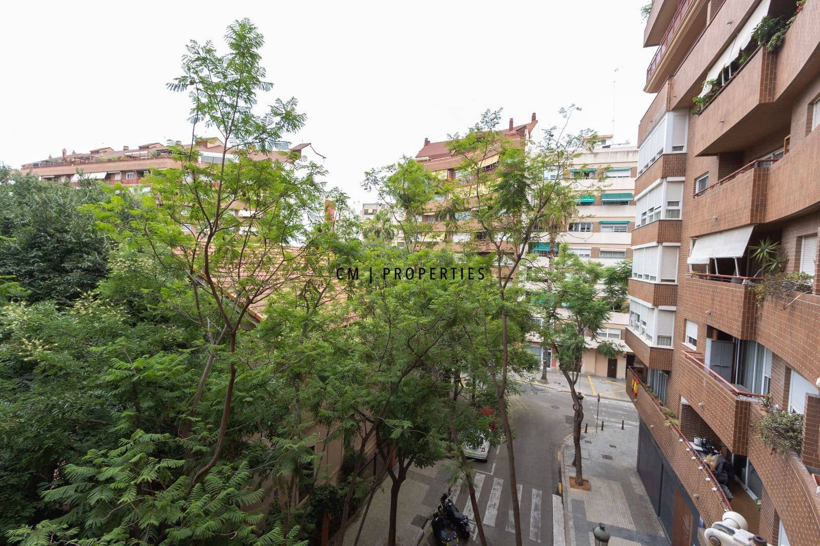 3 bedroom Flat for rent in Valencia city with garage - € 2,300 (Ref: 9970859)