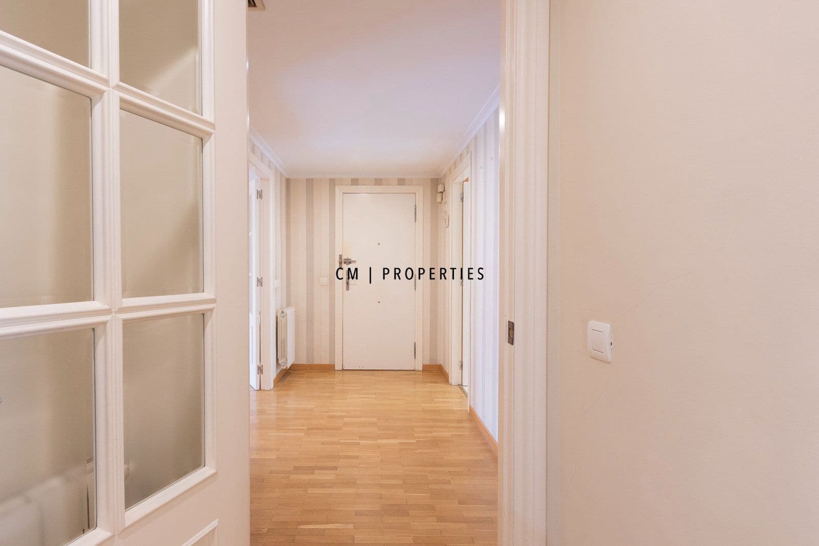 3 bedroom Flat for rent in Valencia city with garage - € 2,300 (Ref: 9970859)