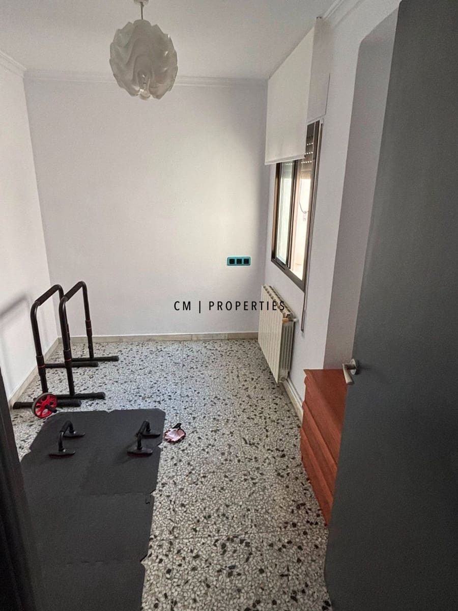 5 bedroom Flat for rent in Sagunto / Sagunt - € 1,500 (Ref: 9977887)
