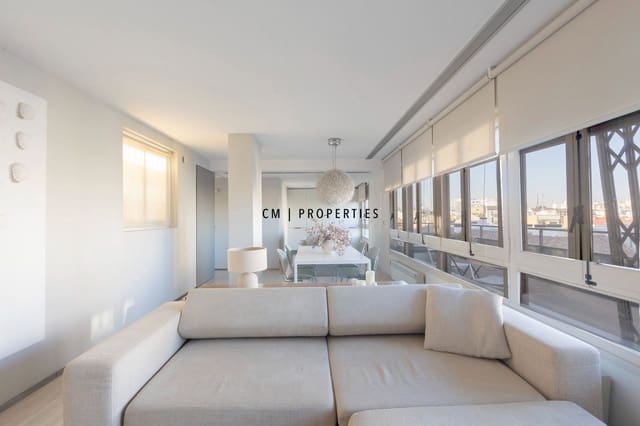 1 soveværelse Penthouse til leje i El Carme, Valencia by med garage - € 1.990 (Ref: 9981356)