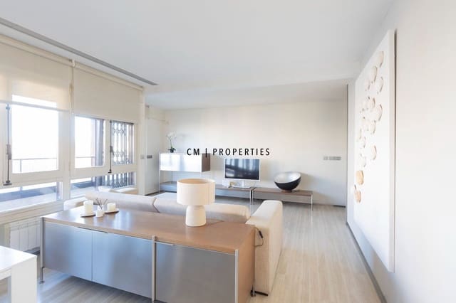 1 soveværelse Penthouse til leje i El Carme, Valencia by med garage - € 1.990 (Ref: 9981356)