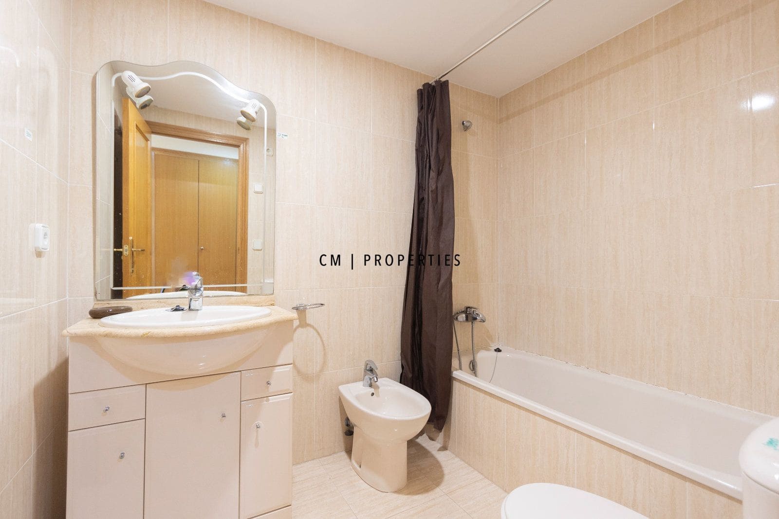 3 bedroom Flat for sale in Burjassot with garage - € 300,000 (Ref: 9985674)