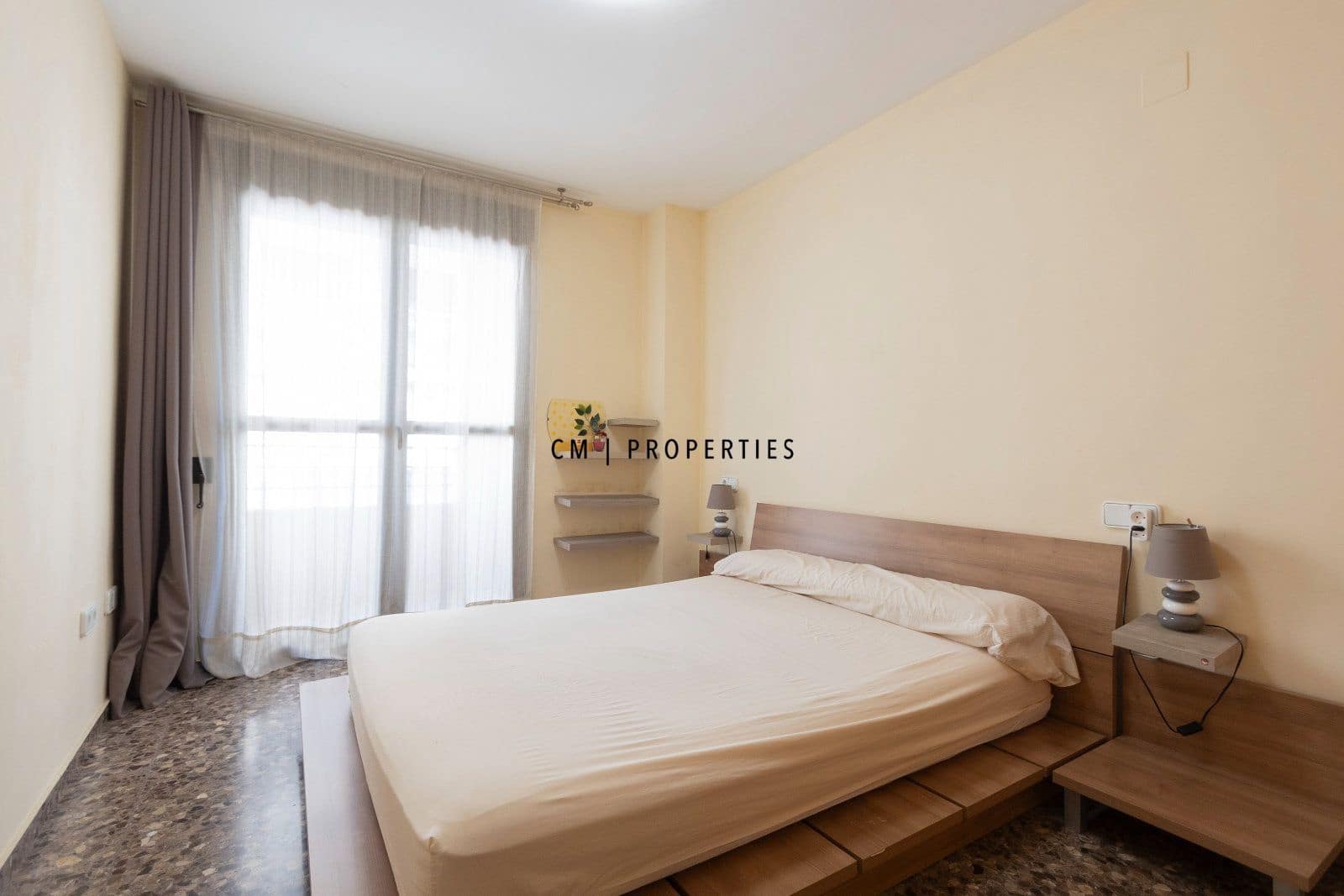 3 bedroom Flat for sale in Burjassot with garage - € 300,000 (Ref: 9985674)