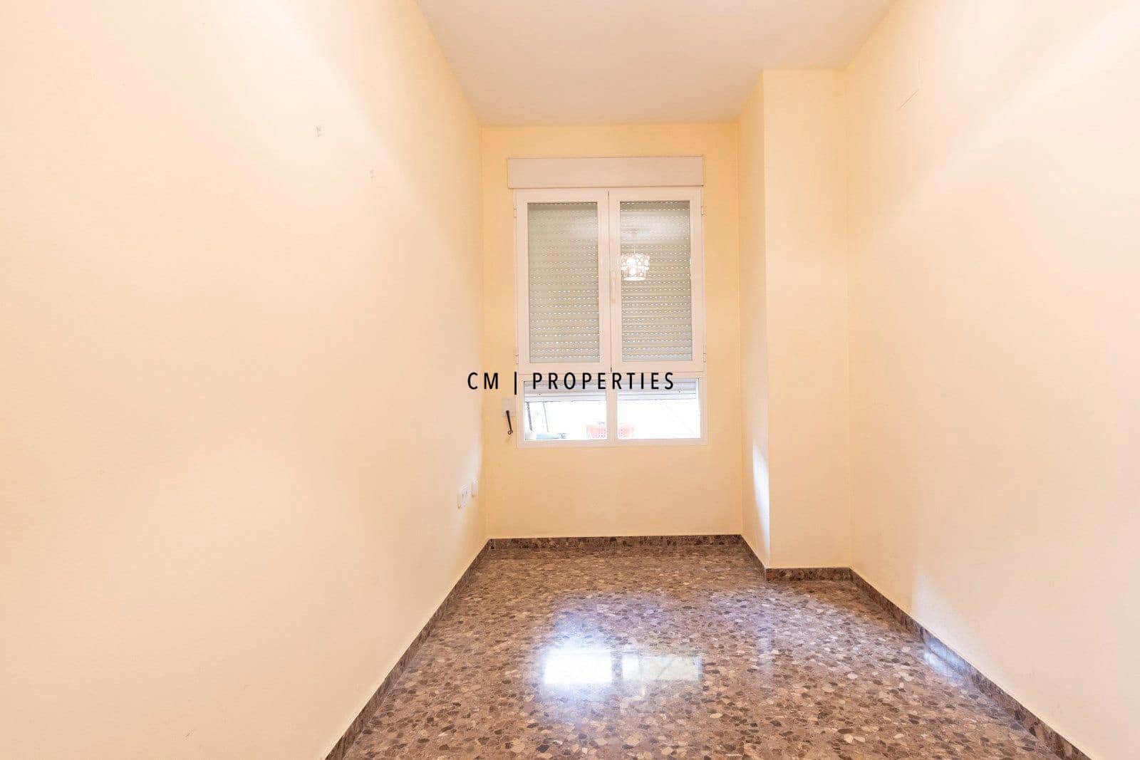 3 bedroom Flat for sale in Burjassot with garage - € 300,000 (Ref: 9985674)