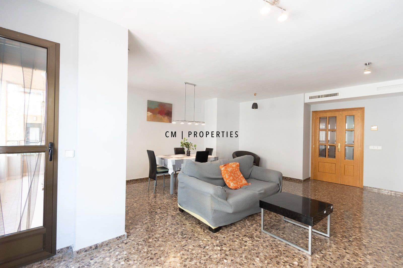 3 bedroom Flat for sale in Burjassot with garage - € 300,000 (Ref: 9985674)