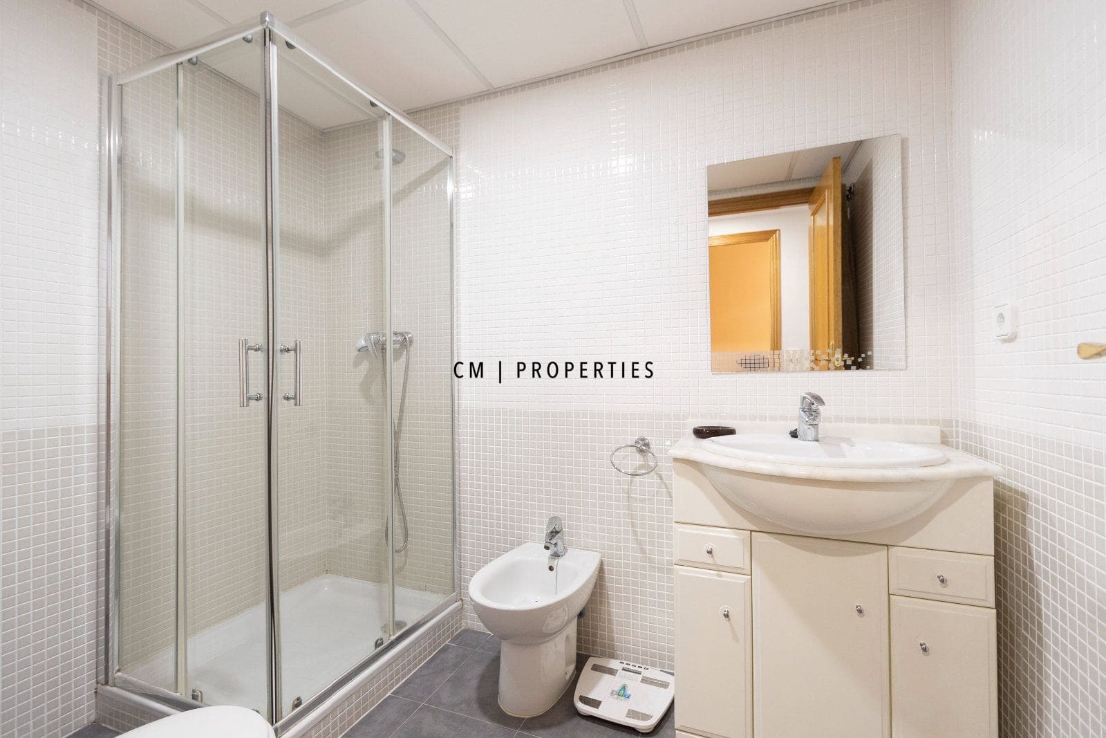 3 bedroom Flat for sale in Burjassot with garage - € 300,000 (Ref: 9985674)