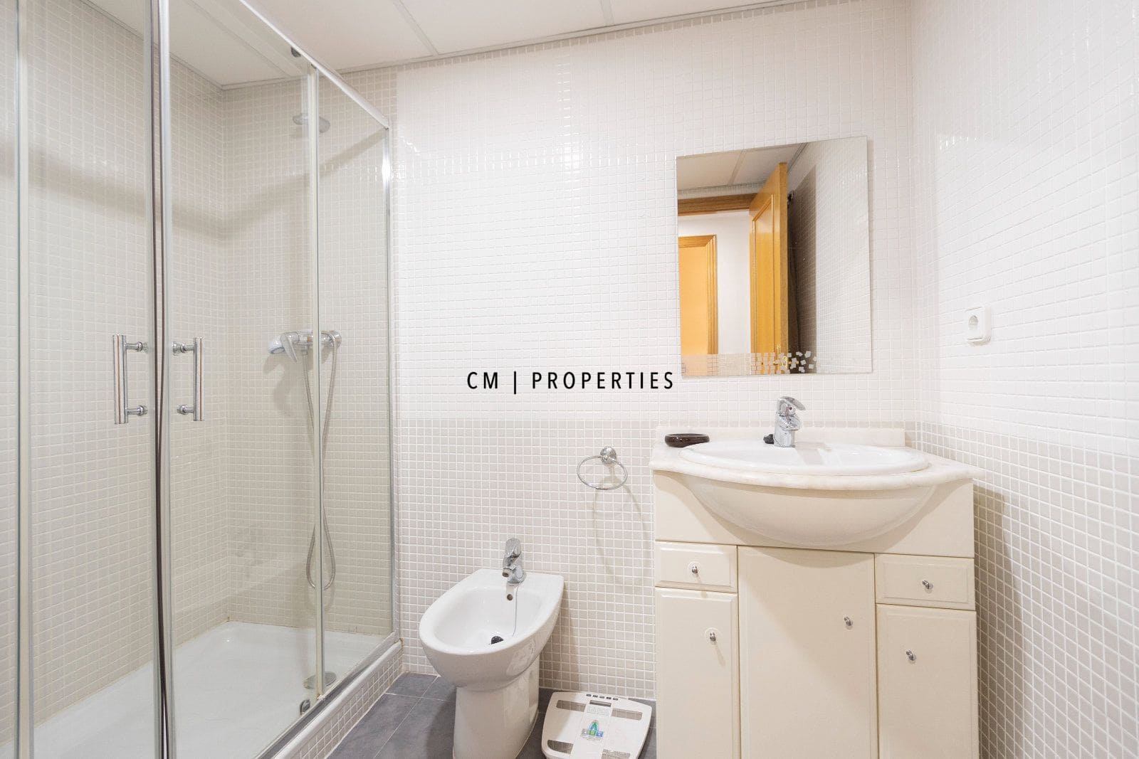 3 bedroom Flat for sale in Burjassot with garage - € 300,000 (Ref: 9985674)