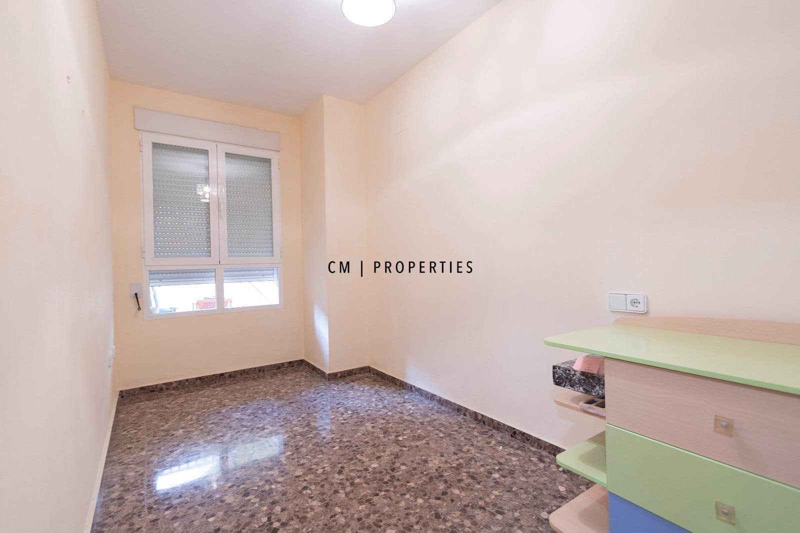 3 bedroom Flat for sale in Burjassot with garage - € 300,000 (Ref: 9985674)