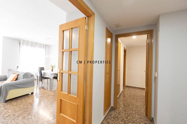 3 bedroom Flat for sale in Burjassot with garage - € 300,000 (Ref: 9985674)