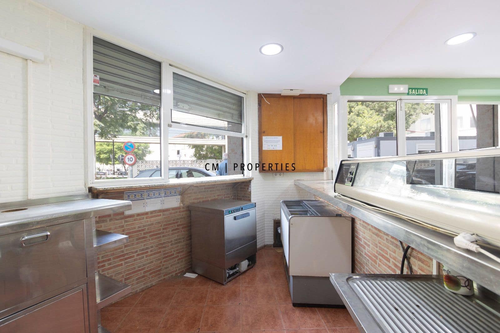 Erhverv til leje i Valencia by - € 975 (Ref: 9985819)
