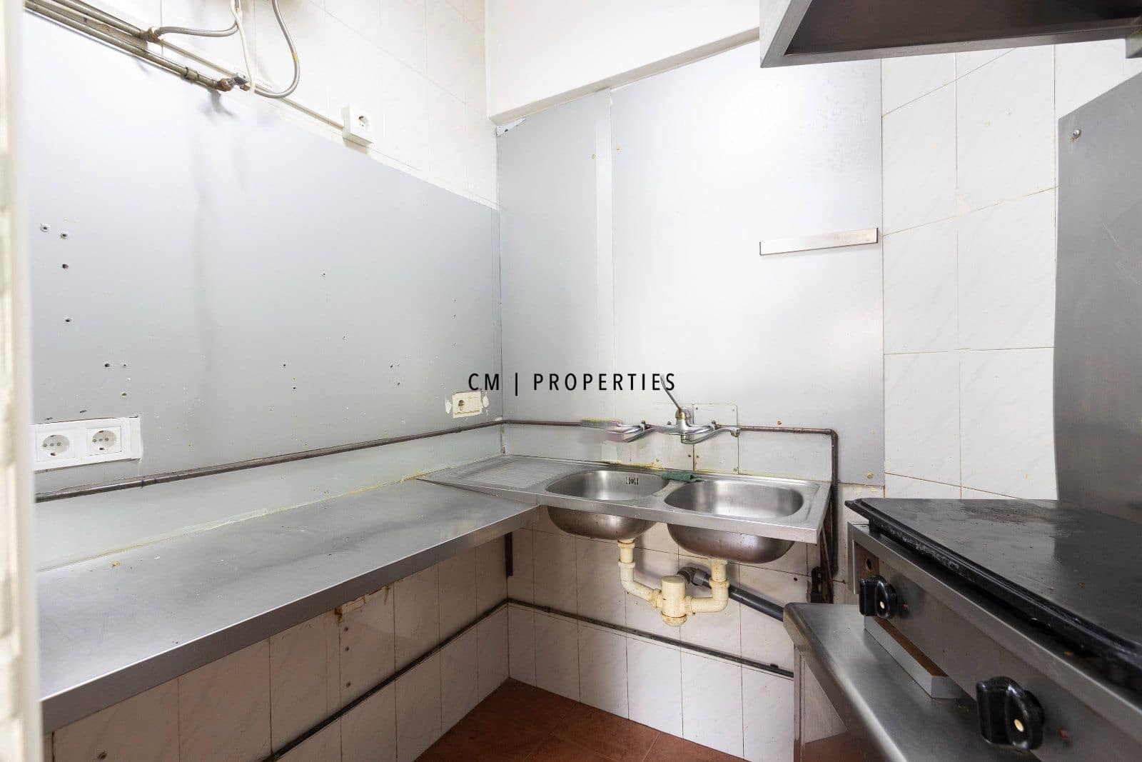 Erhverv til leje i Valencia by - € 975 (Ref: 9985819)