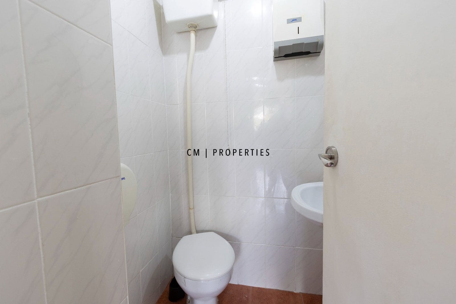 Erhverv til leje i Valencia by - € 975 (Ref: 9985819)