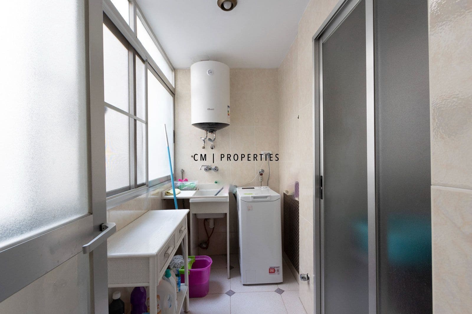 3 quarto Apartamento para arrendar em Valencia cidade - 1 500 € (Ref: 9985890)