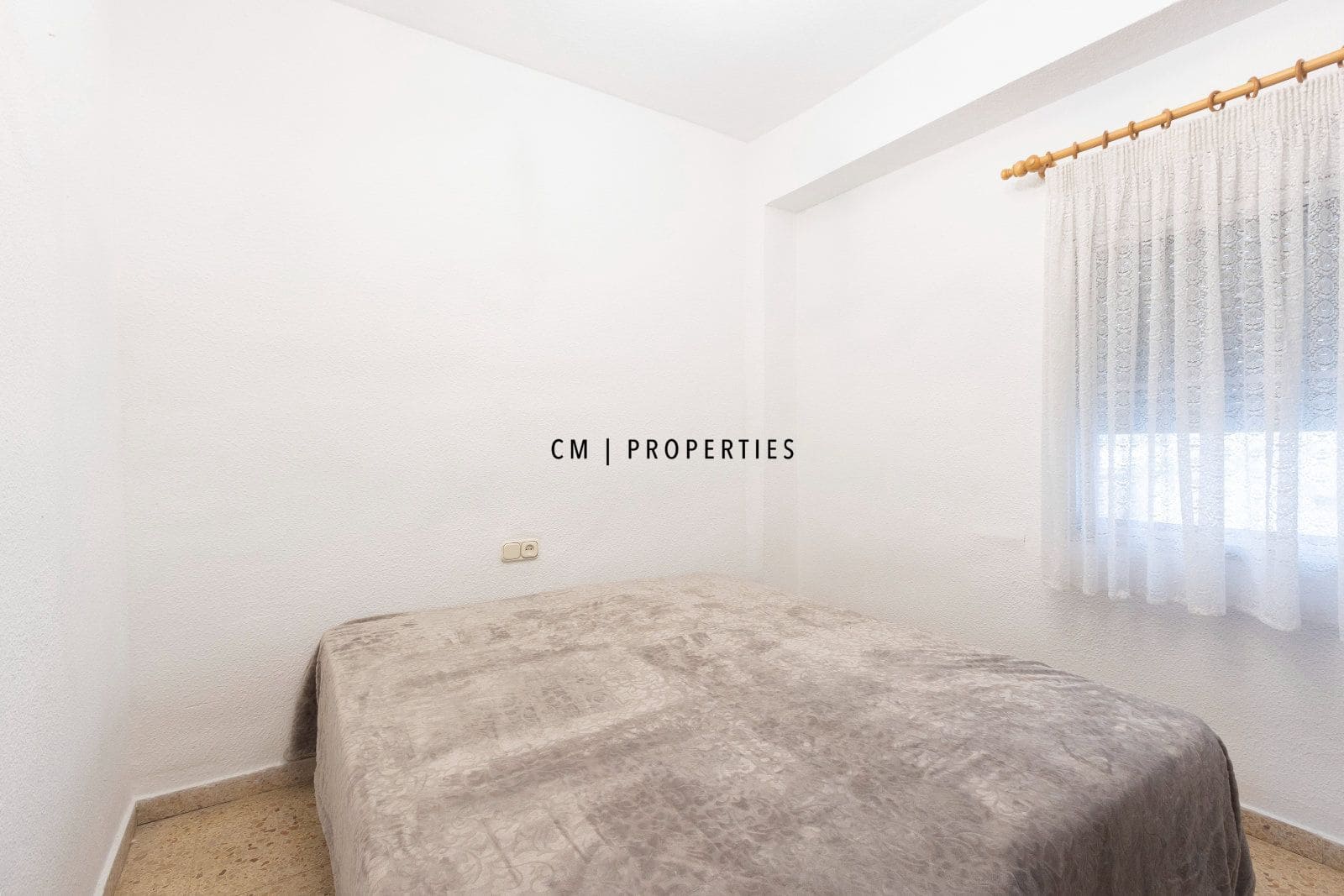 3 quarto Apartamento para arrendar em Valencia cidade - 1 500 € (Ref: 9985890)