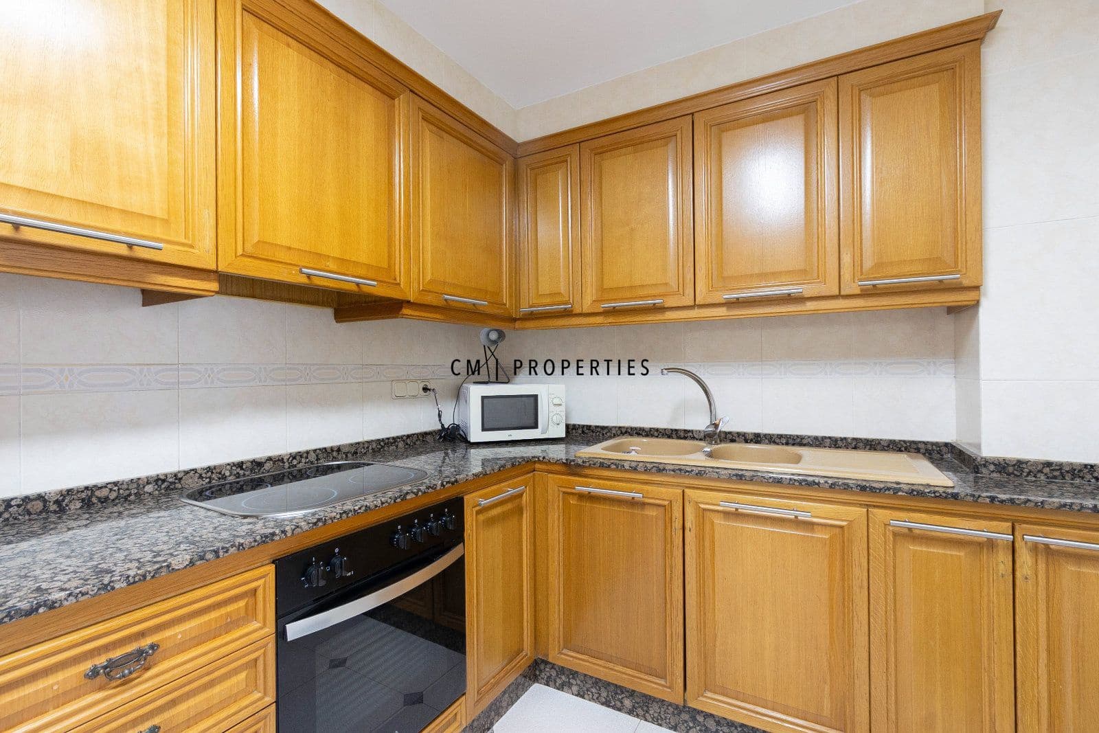 3 quarto Apartamento para arrendar em Valencia cidade - 1 500 € (Ref: 9985890)