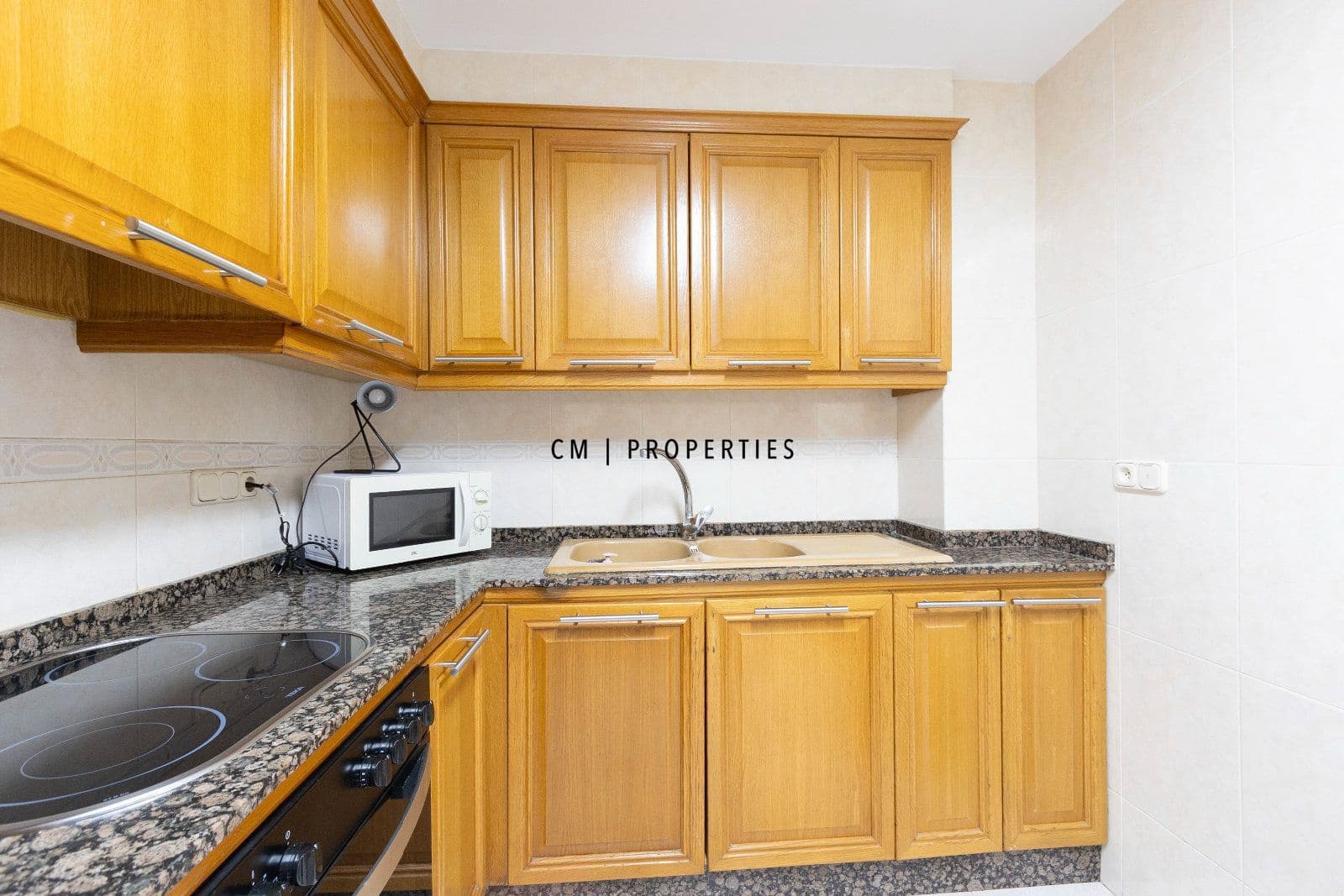 3 quarto Apartamento para arrendar em Valencia cidade - 1 500 € (Ref: 9985890)