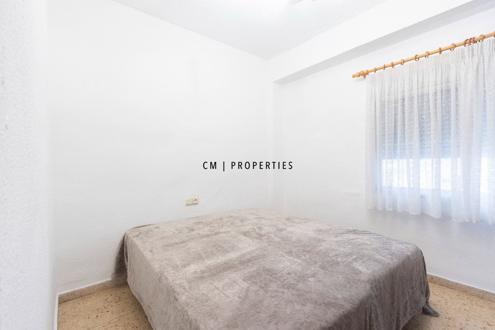 3 quarto Apartamento para arrendar em Valencia cidade - 1 500 € (Ref: 9985890)