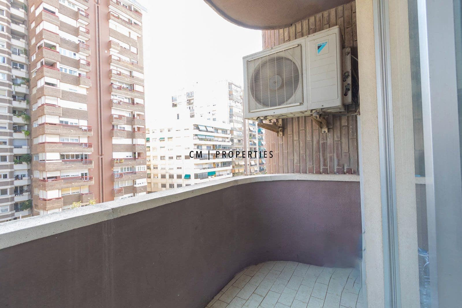 3 quarto Apartamento para arrendar em Valencia cidade - 1 500 € (Ref: 9985890)