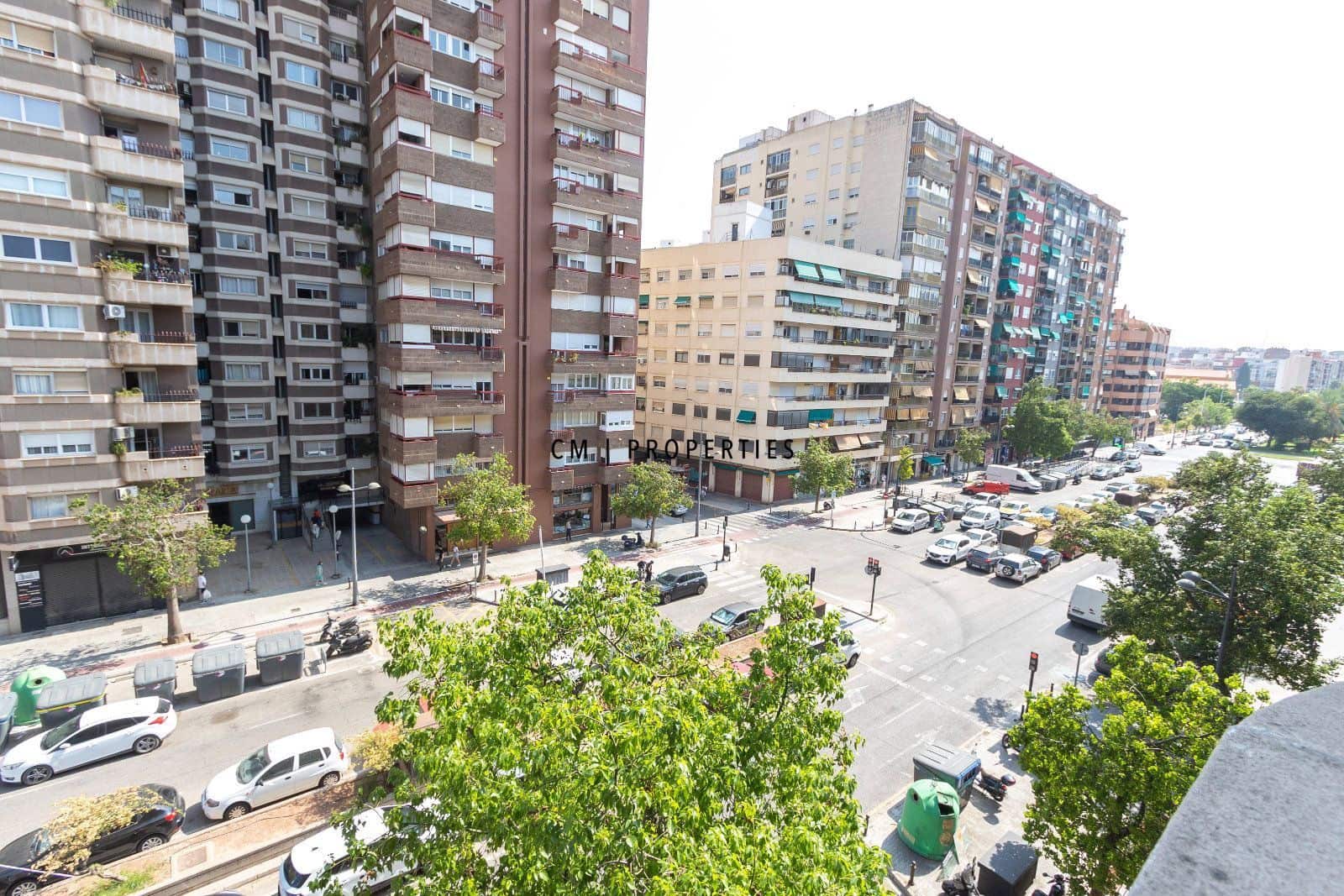 3 quarto Apartamento para arrendar em Valencia cidade - 1 500 € (Ref: 9985890)