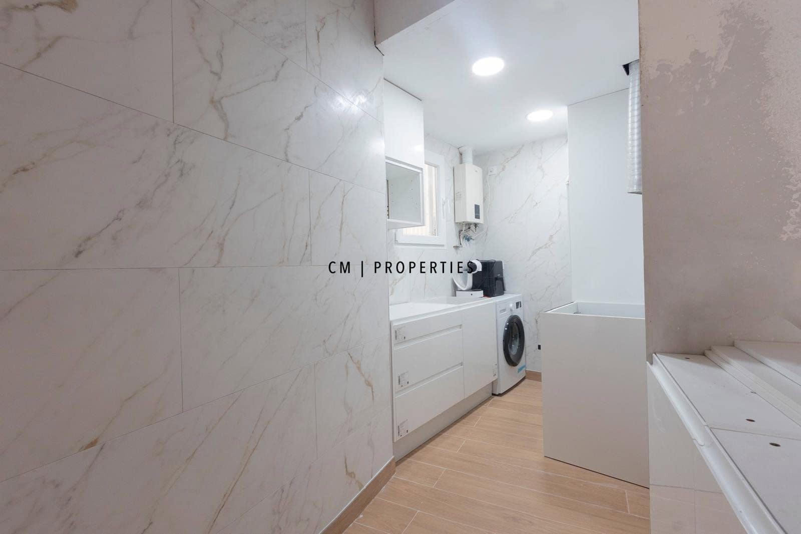 4 bedroom Flat for rent in Valencia city - € 1,750 (Ref: 9996206)