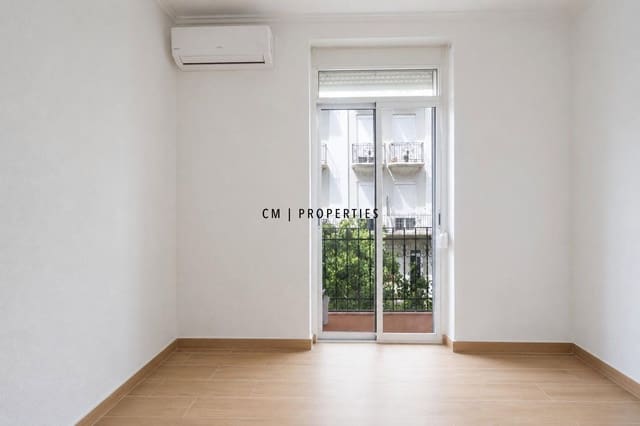 4 bedroom Flat for rent in L'Eixample, Valencia city - € 1,750 (Ref: 9996206)