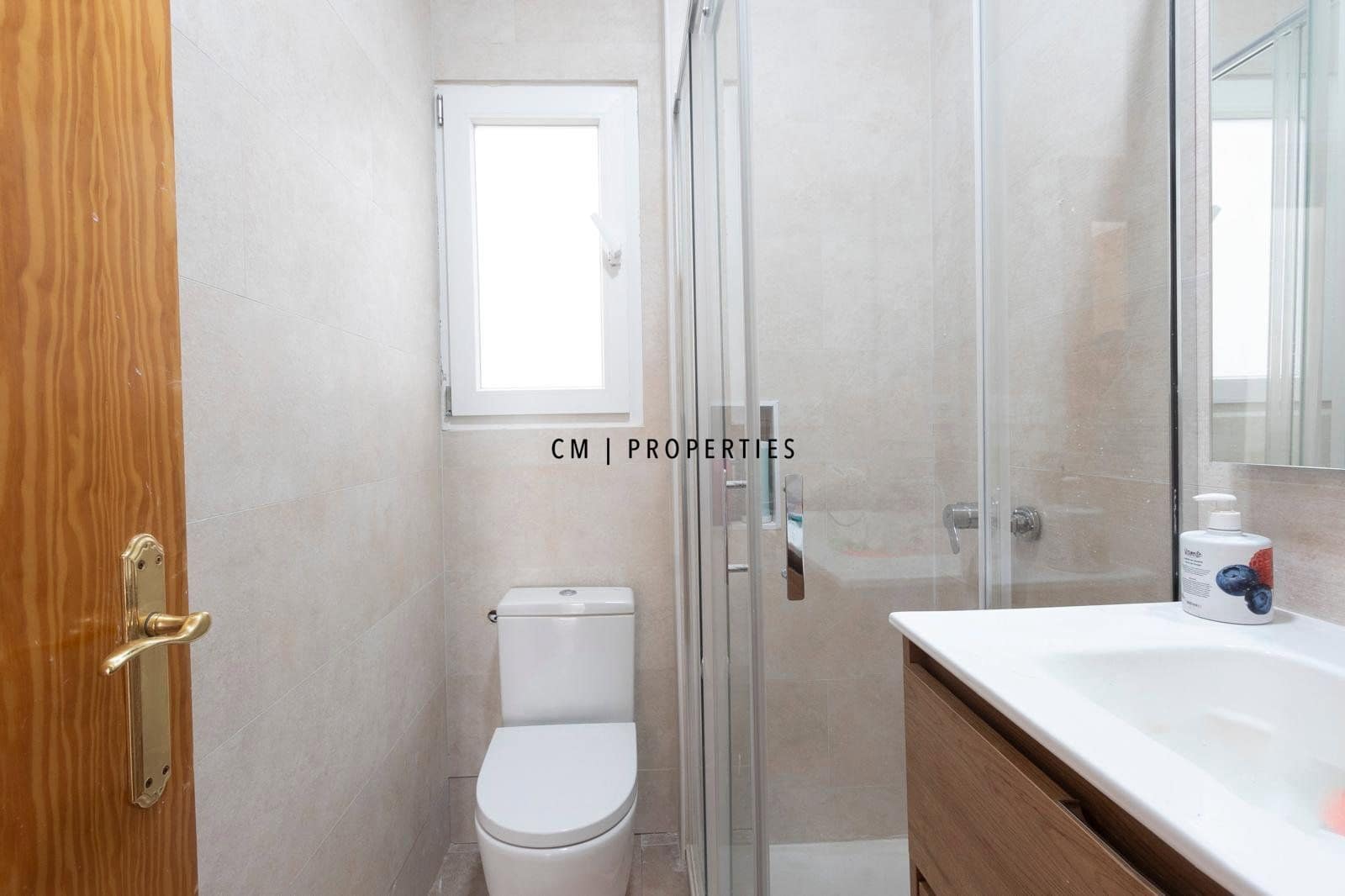 4 bedroom Flat for rent in Valencia city - € 1,750 (Ref: 9996206)