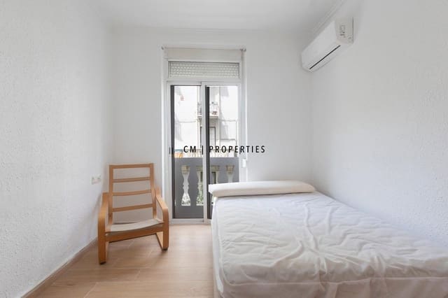 4 bedroom Flat for rent in L'Eixample, Valencia city - € 1,750 (Ref: 9996206)