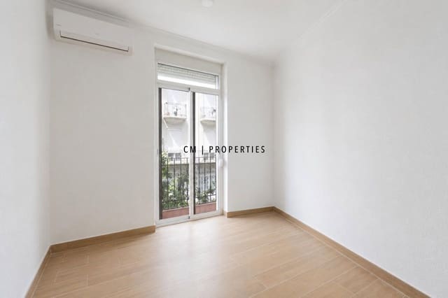 4 bedroom Flat for rent in L'Eixample, Valencia city - € 1,750 (Ref: 9996206)