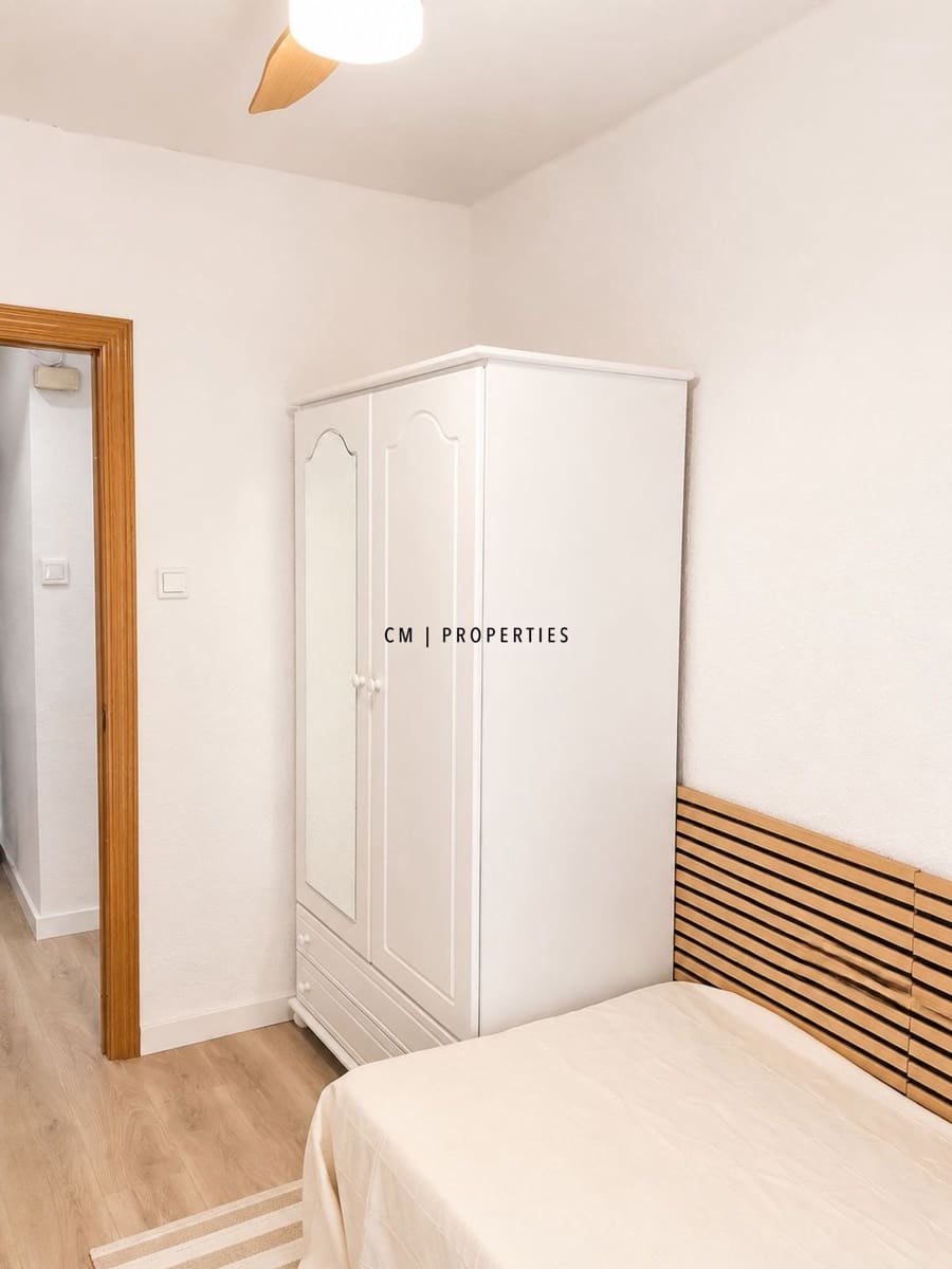 3 slaapkamer Flat te huur in Moncada - € 1.200 (Ref: 9996364)