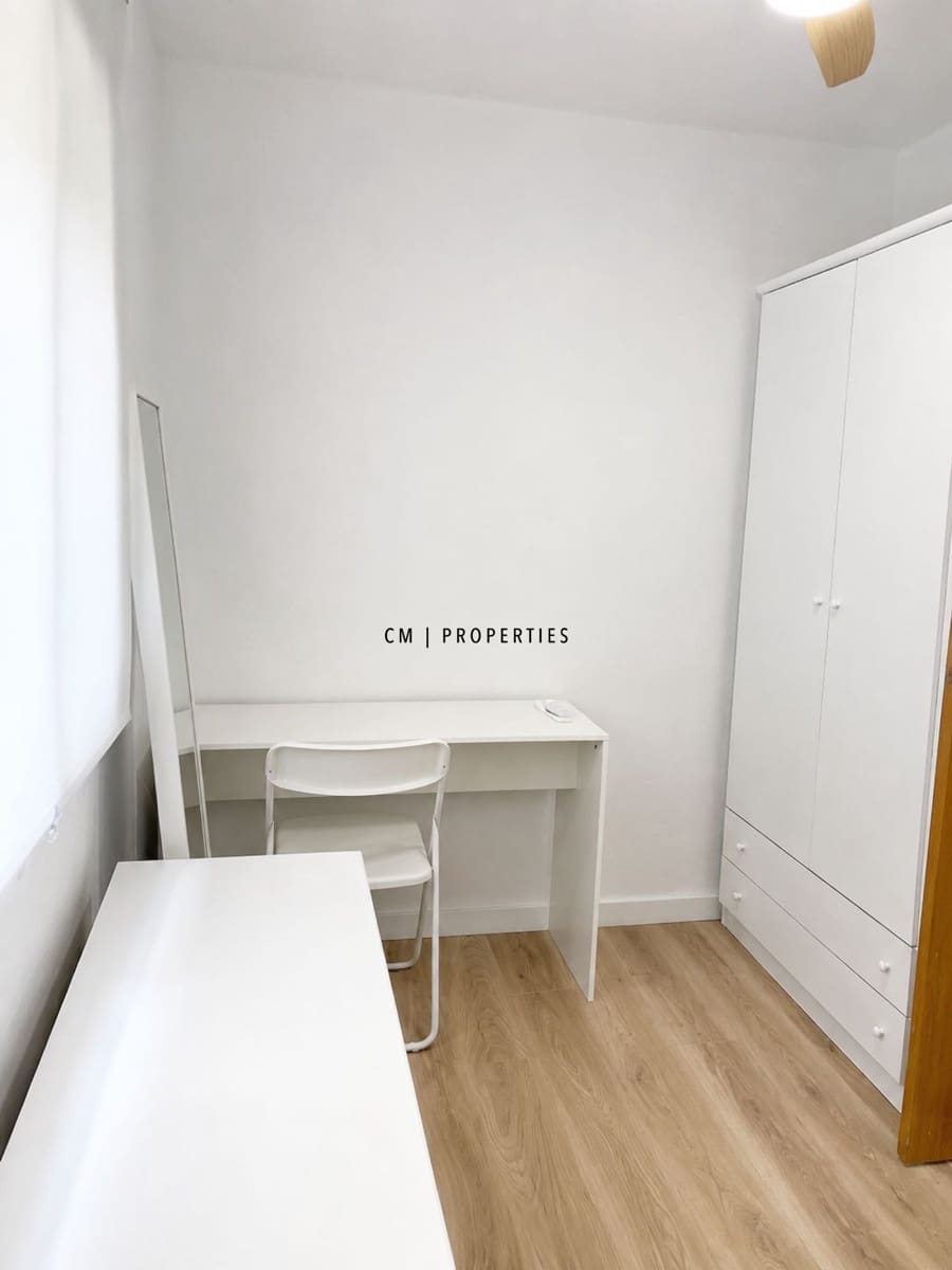 3 slaapkamer Flat te huur in Moncada - € 1.200 (Ref: 9996364)
