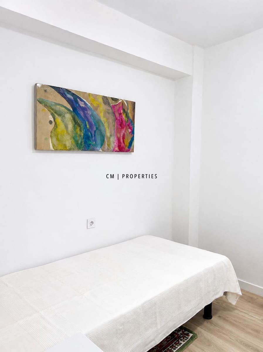 3 slaapkamer Flat te huur in Moncada - € 1.200 (Ref: 9996364)