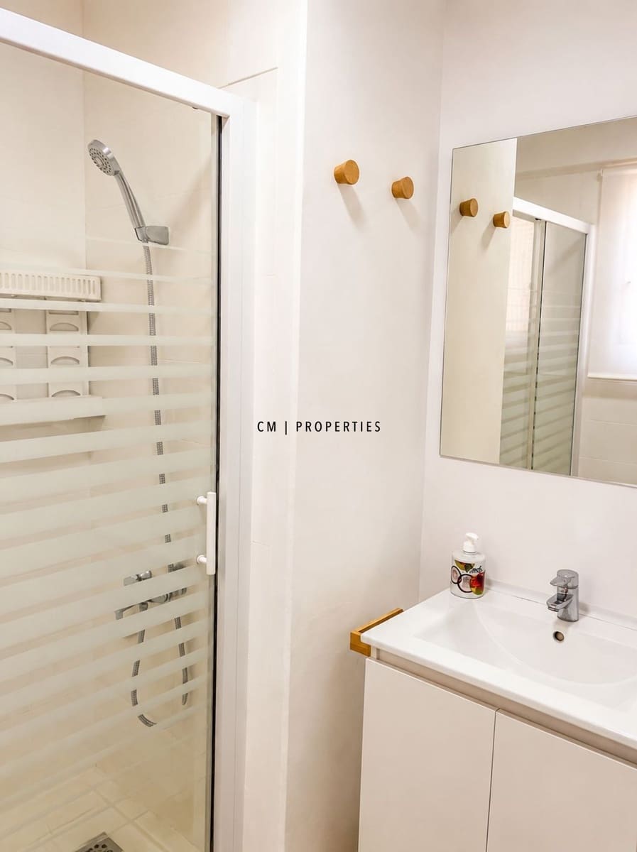 3 slaapkamer Flat te huur in Moncada - € 1.200 (Ref: 9996364)