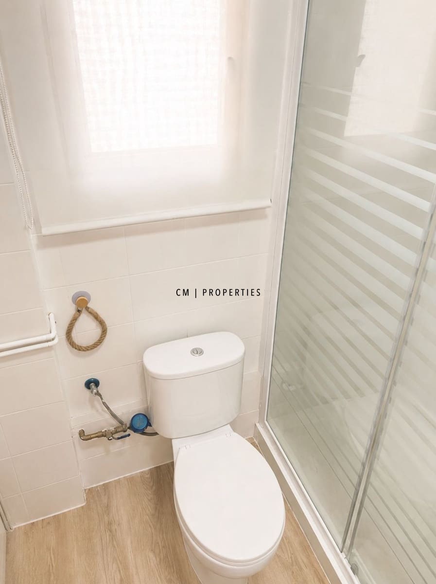 3 slaapkamer Flat te huur in Moncada - € 1.200 (Ref: 9996364)