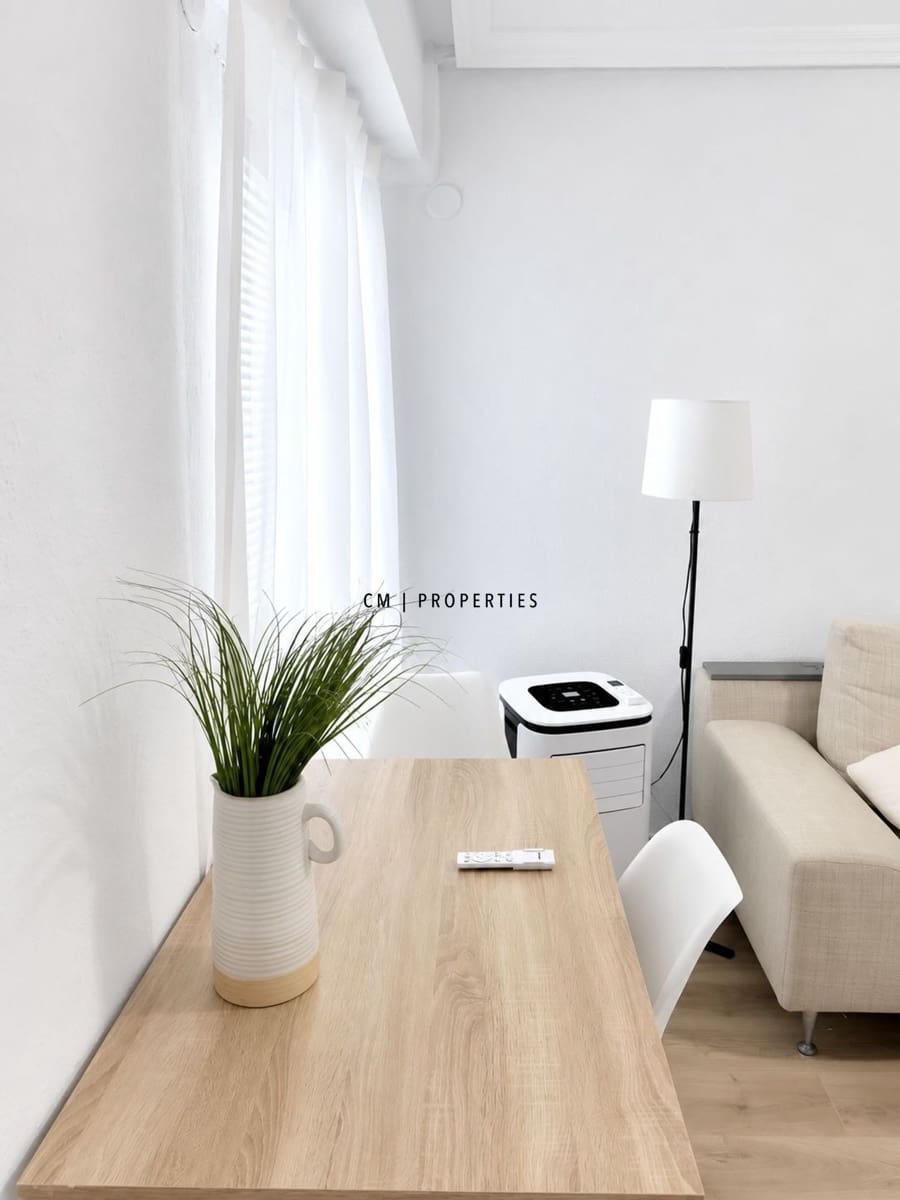 3 slaapkamer Flat te huur in Moncada - € 1.200 (Ref: 9996364)
