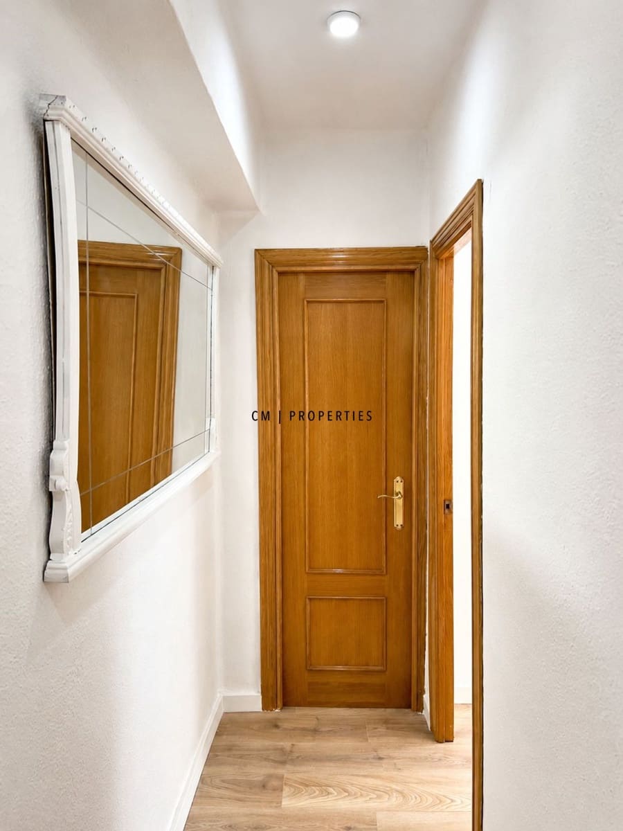 3 slaapkamer Flat te huur in Moncada - € 1.200 (Ref: 9996364)