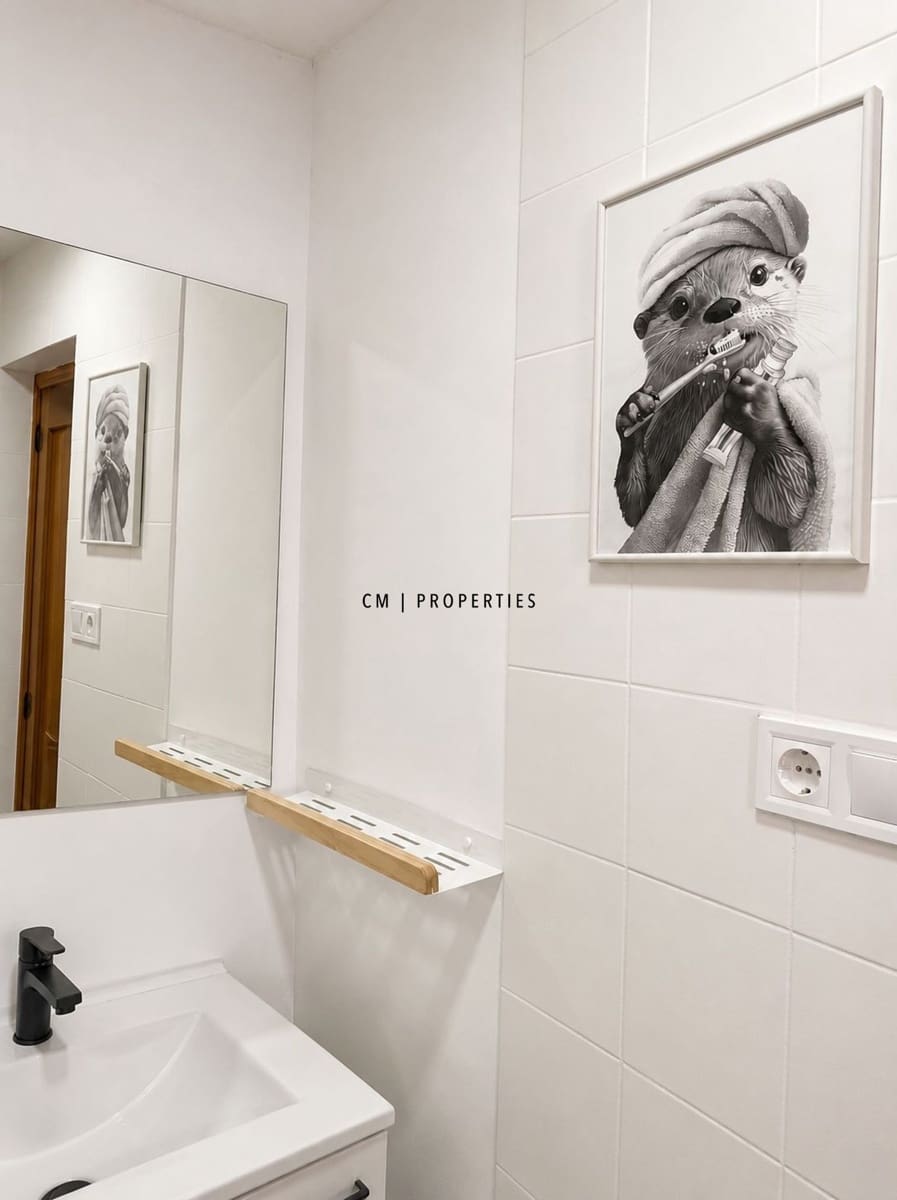 3 slaapkamer Flat te huur in Moncada - € 1.200 (Ref: 9996364)
